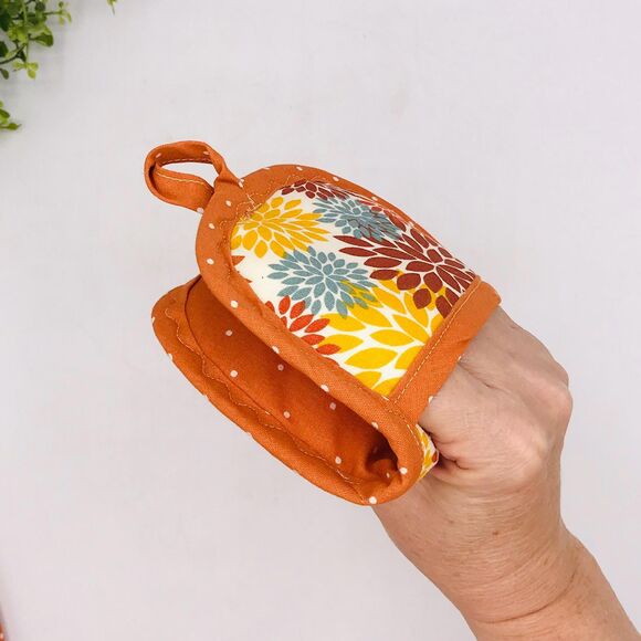 Set of 2 Finger Hotpad Potholders Fall Dahlias Orange, 2 Piece Baking Set - Picture 3 of 5
